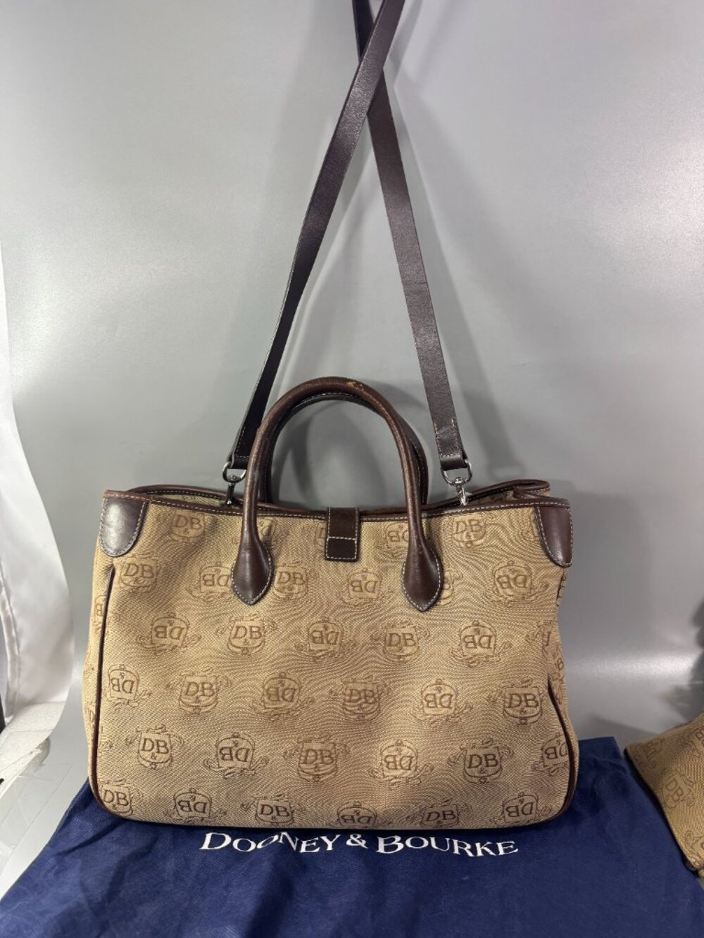 Vintage Dooney & Bourke Classic Signature Monogram Tote with Matching Pouch - Picture 5 of 15